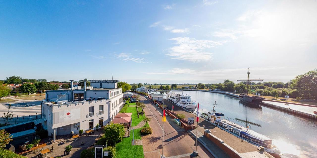 Hafenhotel Pommernyacht Ueckermunde Bagian luar foto